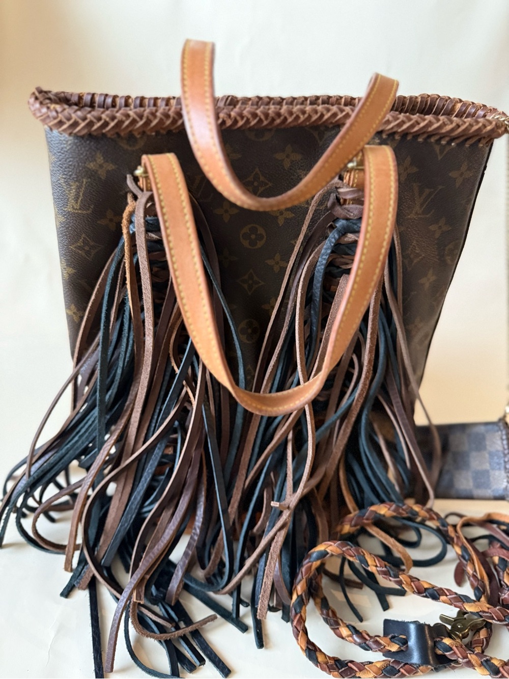 Vintage Boho LV Fringed Leather Bucket Bag - Picture 2 of 7